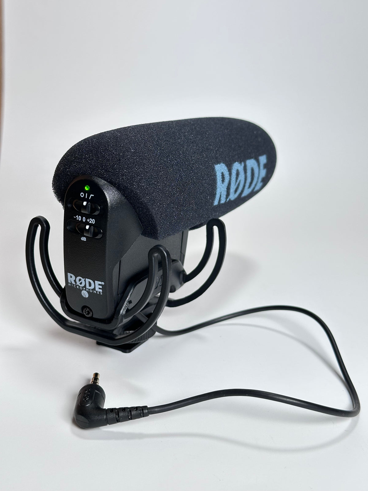 RØDE VideoMic Pro – Microfone Shotgun para Câmara