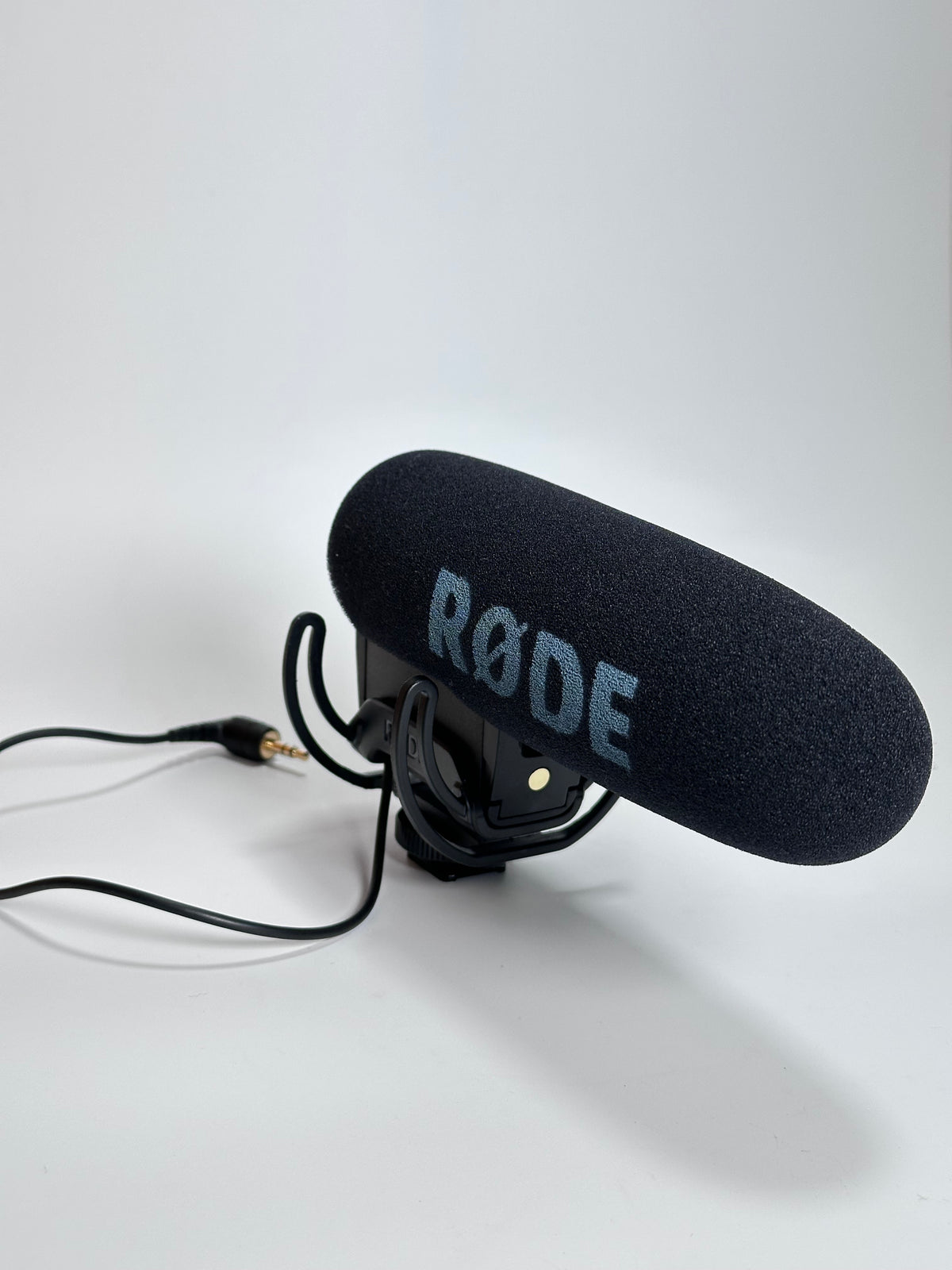 RØDE VideoMic Pro – Microfone Shotgun para Câmara